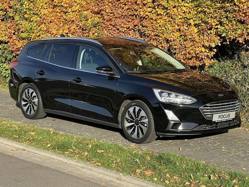 Gebraucht Ford Focus Cool & Connect 125 PS (91 kW) 2019 Schwarz Kombi