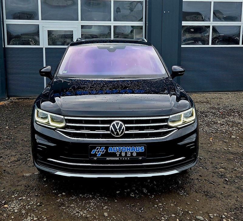 Gebraucht VW Tiguan Elegance 150 PS (110 kW) 2020 Deep black perleffekt (metallic) SUV