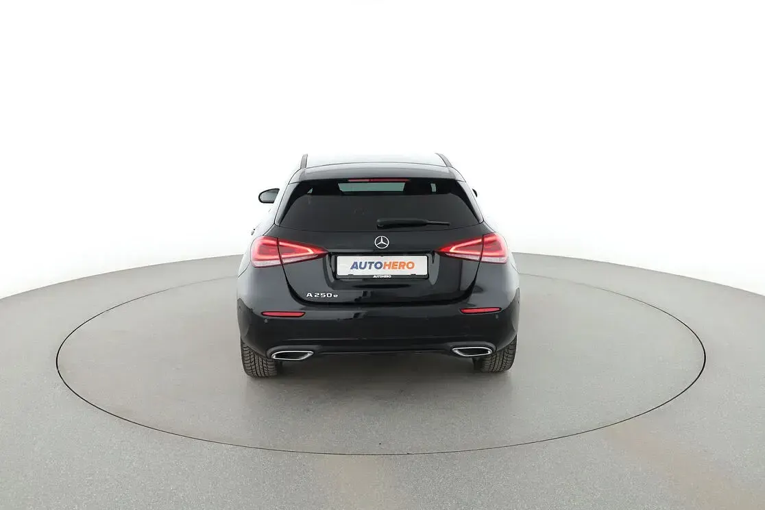 Gebraucht Mercedes A250 Progressive 102 PS (75 kW) 2022 Schwarz Limousine