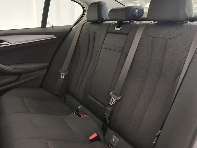 Gebraucht BMW 530 252 PS (185 kW) 2018 Imperialblau brillanteffekt me Limousine