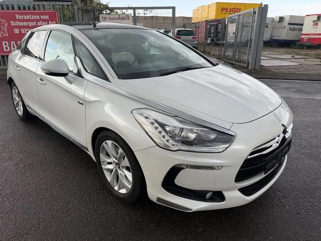 Gebraucht Citroën DS5 So Chic 190 PS (139 kW) 2012 Weiß Kleinwagen
