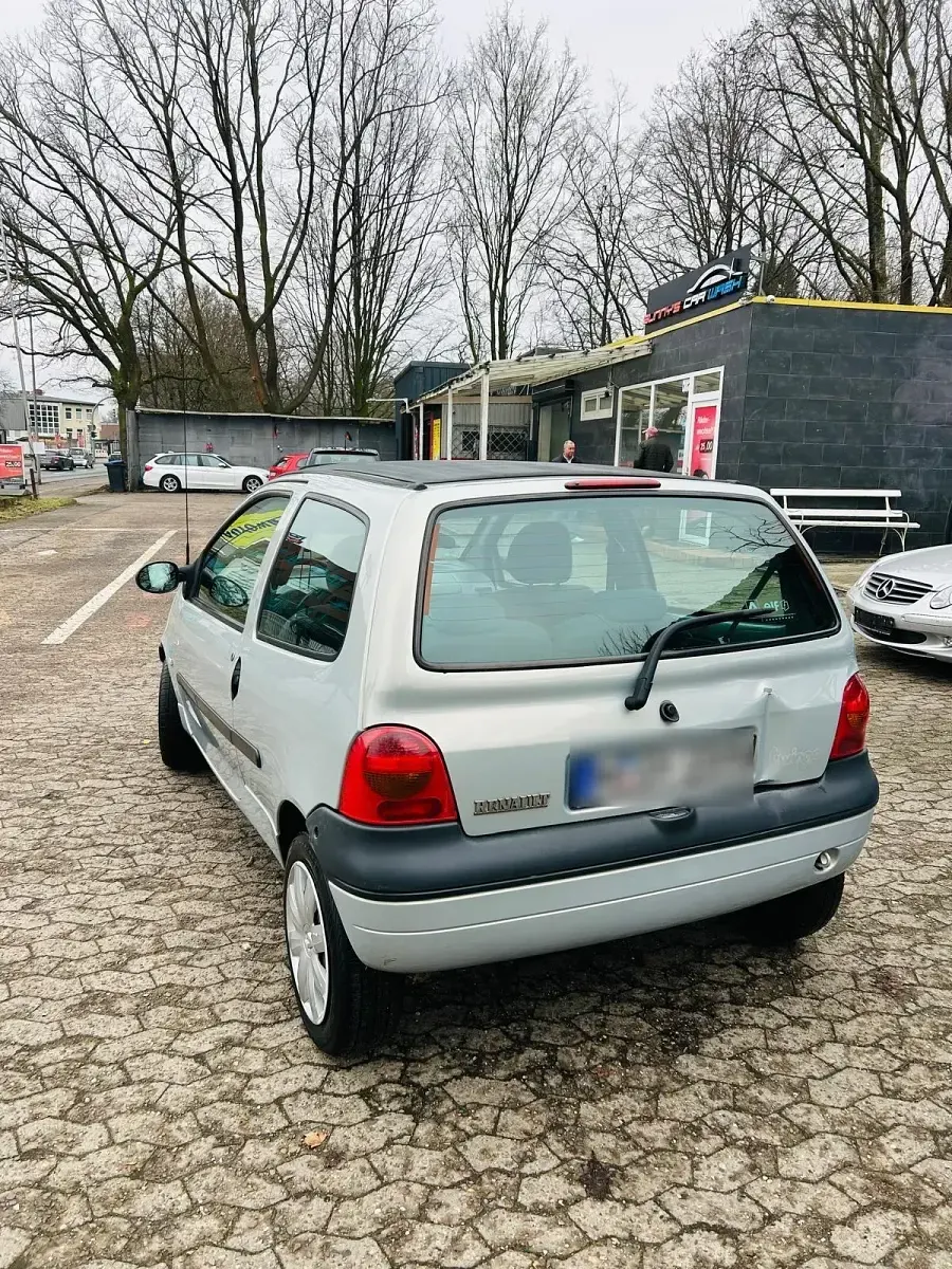 Używany Renault Twingo 59 KM (43 kW) 2004 Srebrny Hatchback