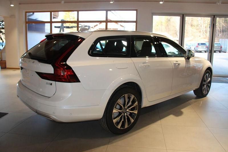 Neu Volvo V90 CC Plus 250 PS (183 kW) 2025 Weiß Kombi