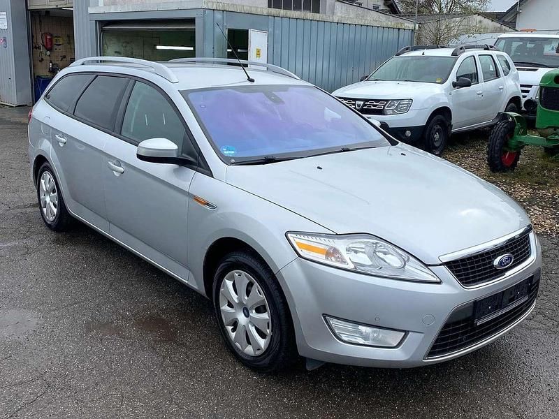 Gebraucht Ford Mondeo Trend 140 PS (102 kW) 2010 Polarsilber metallic Kombi