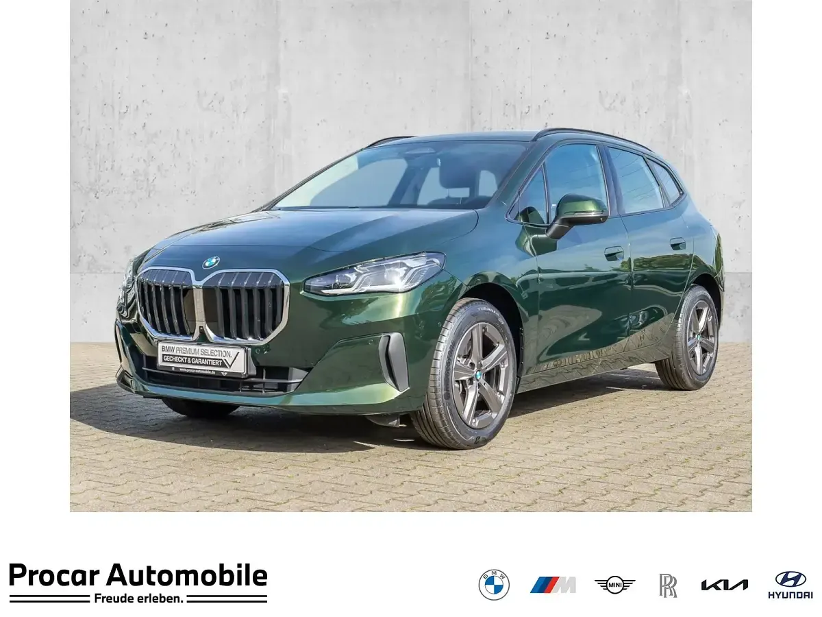 Gebraucht BMW 220 Luxury Line 170 PS (125 kW) 2025 Van / Kleinbus