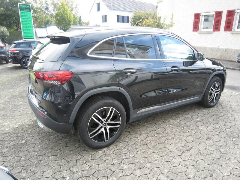Gebraucht Mercedes GLA220 190 PS (139 kW) 2020 Schwarz SUV