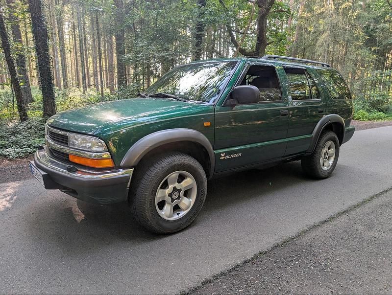 Grün Gebraucht 1999 Chevrolet Blazer SUV | 7.500 € (Etwas zu teuer) - Bild 1/4