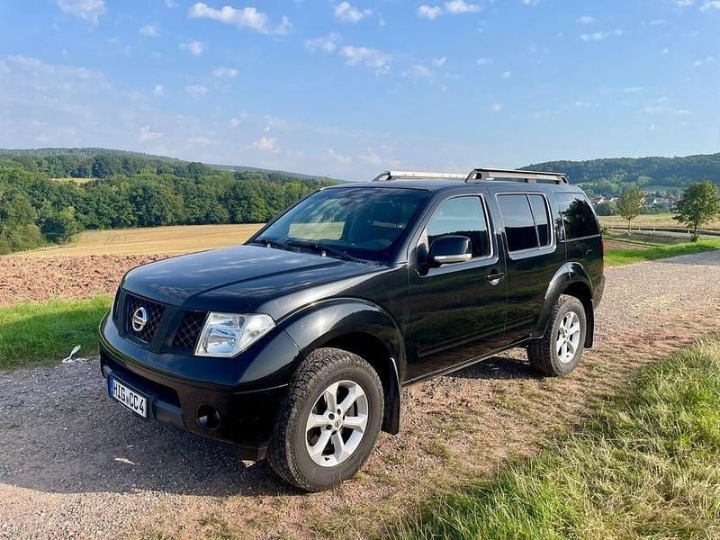 Schwarz Gebraucht 2008 Nissan Pathfinder SUV | 11.900 € - Bild 1/4
