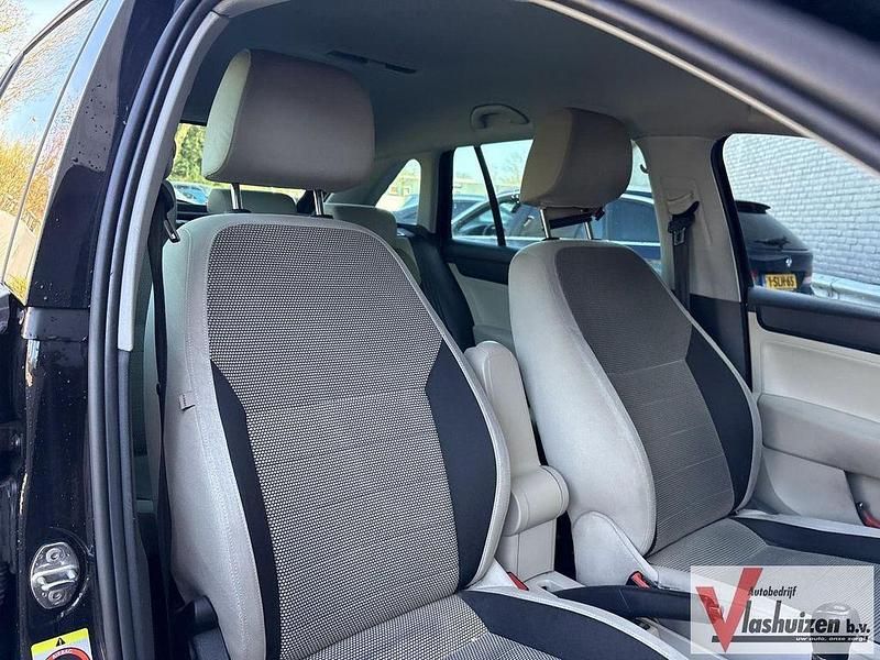 Gebraucht Skoda Rapid Elegance 86 PS (63 kW) 2014 Schwarz Kleinwagen