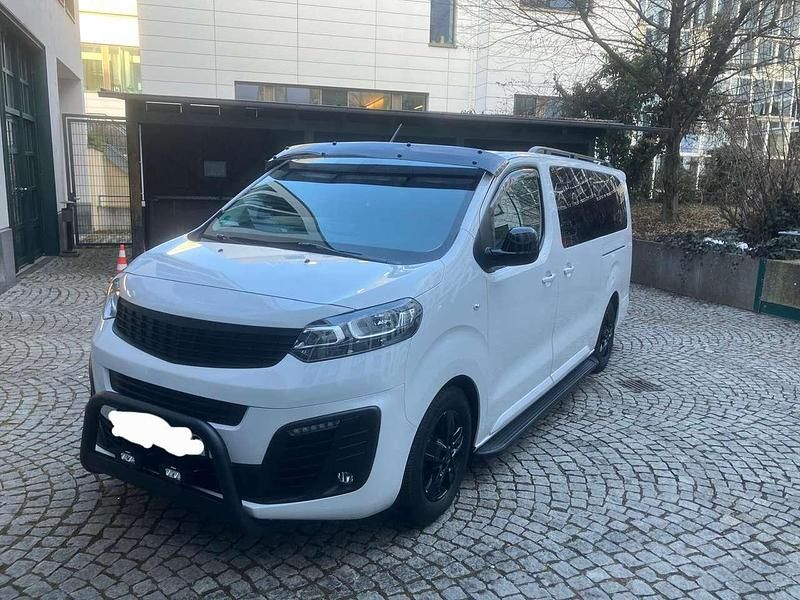 Weiß Gebraucht 2022 Opel Vivaro Van / Kleinbus | 27.950 € - Bild 1/4
