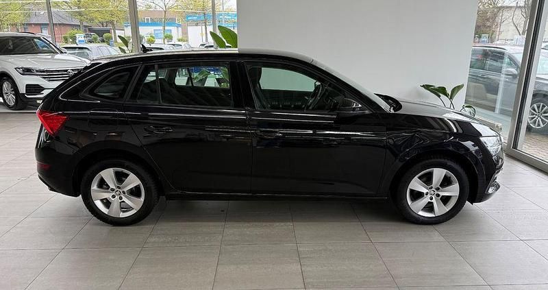 Gebraucht Skoda Scala Cool Plus 95 PS (69 kW) 2023 Cerna magic/black magic Kleinwagen