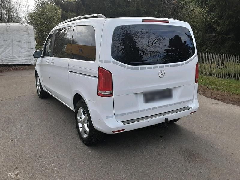 Gebraucht Mercedes V250 190 PS (139 kW) 2017 Weiß Van / Kleinbus
