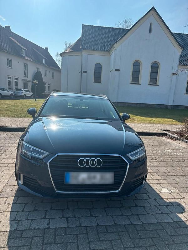 Gebraucht Audi A3 150 PS (110 kW) 2017 Blau Limousine