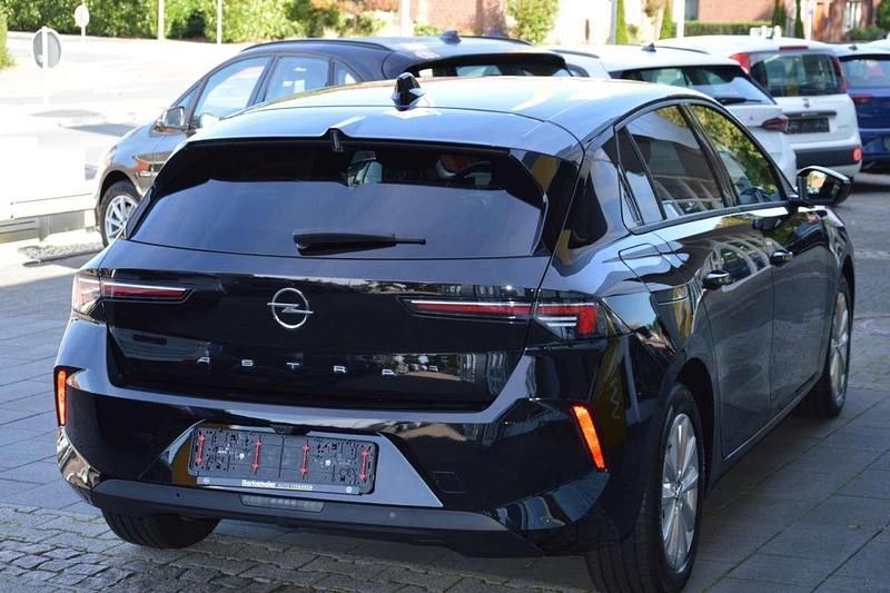 Gebraucht Opel Astra Edition 131 PS (96 kW) 2022 Diamant schwarzkarbon schwarz (metallic) Limousine