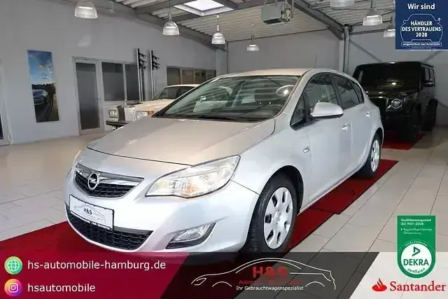Używany Opel Astra Edition 116 KM (85 kW) 2010 Kombi