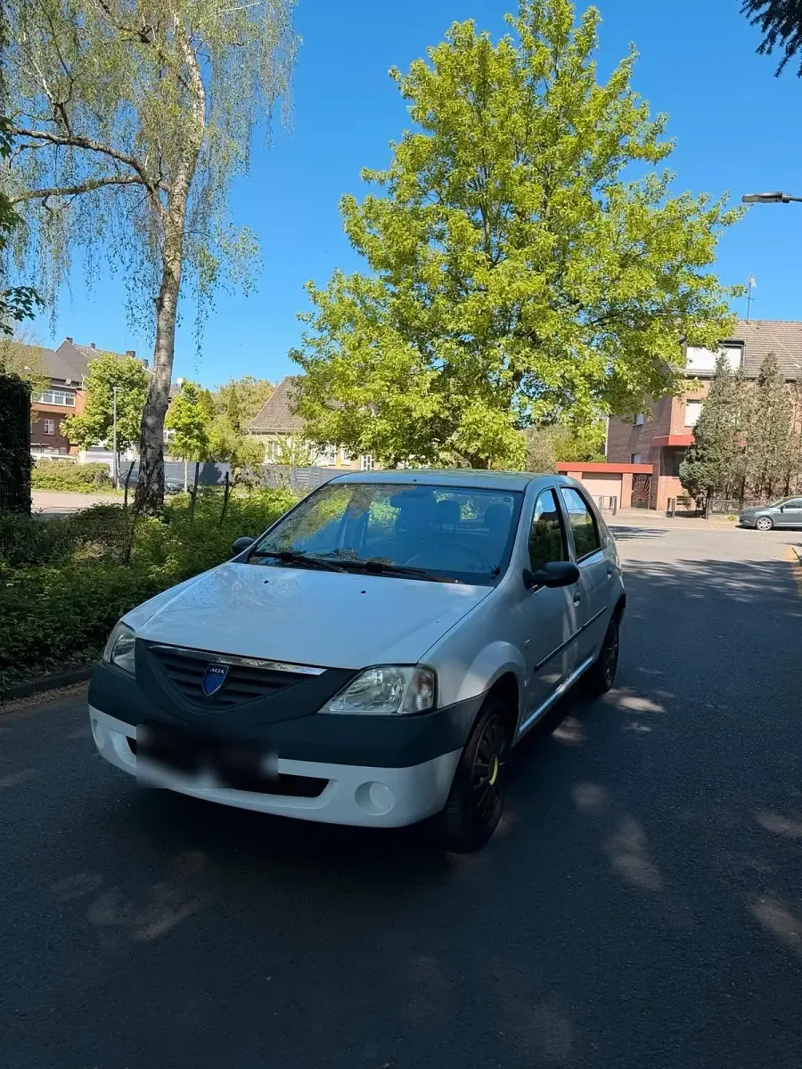 Second-hand Dacia Logan 75 CP (55 kW) 2006 Alb Berlinǎ