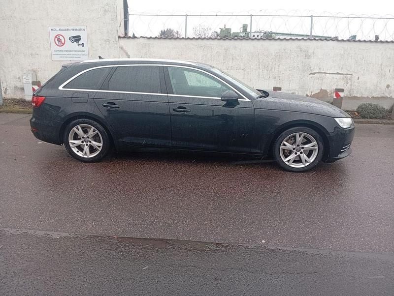 Schwarz Gebraucht 2016 Audi A4 Sport Kombi | 10.850 € (Superpreis) - Bild 1/4
