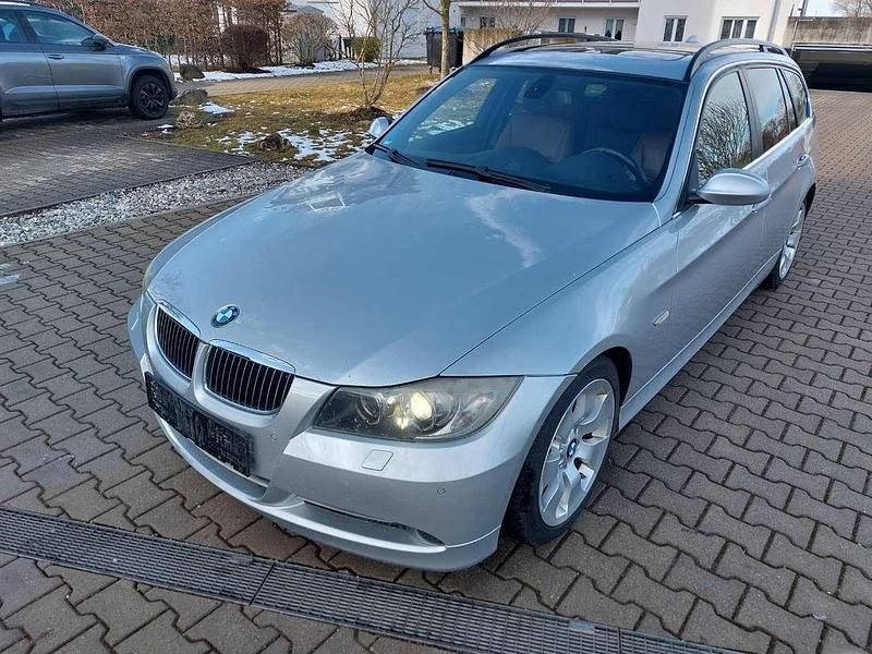 Gebraucht BMW 330 231 PS (169 kW) 2008 Titansilber metallic Kombi
