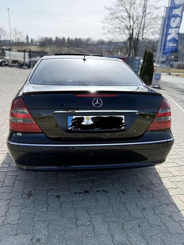 Gebraucht Mercedes E320 Avantgarde 204 PS (150 kW) 2004 Schwarz Limousine