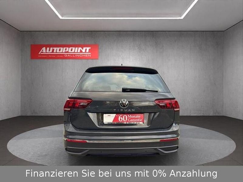 Gebraucht VW Tiguan Active 230 PS (169 kW) 2021 Uranograu/cinza urano SUV