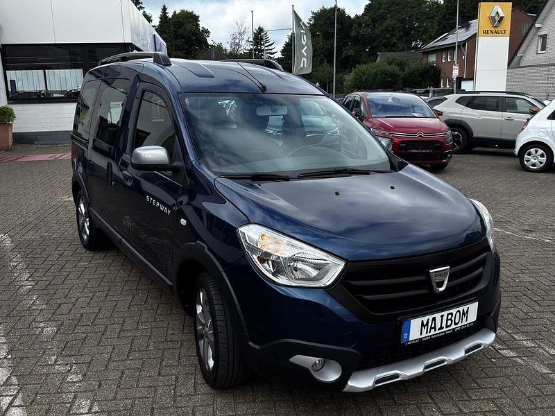 Blau cosmos Gebraucht 2016 Dacia Dokker Van | 10.990 € (Teuer) - Bild 1/4