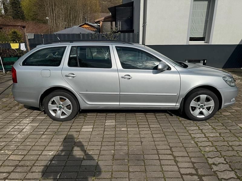 Second-hand Skoda Octavia 122 CP (89 kW) 2012 Argintiu Break