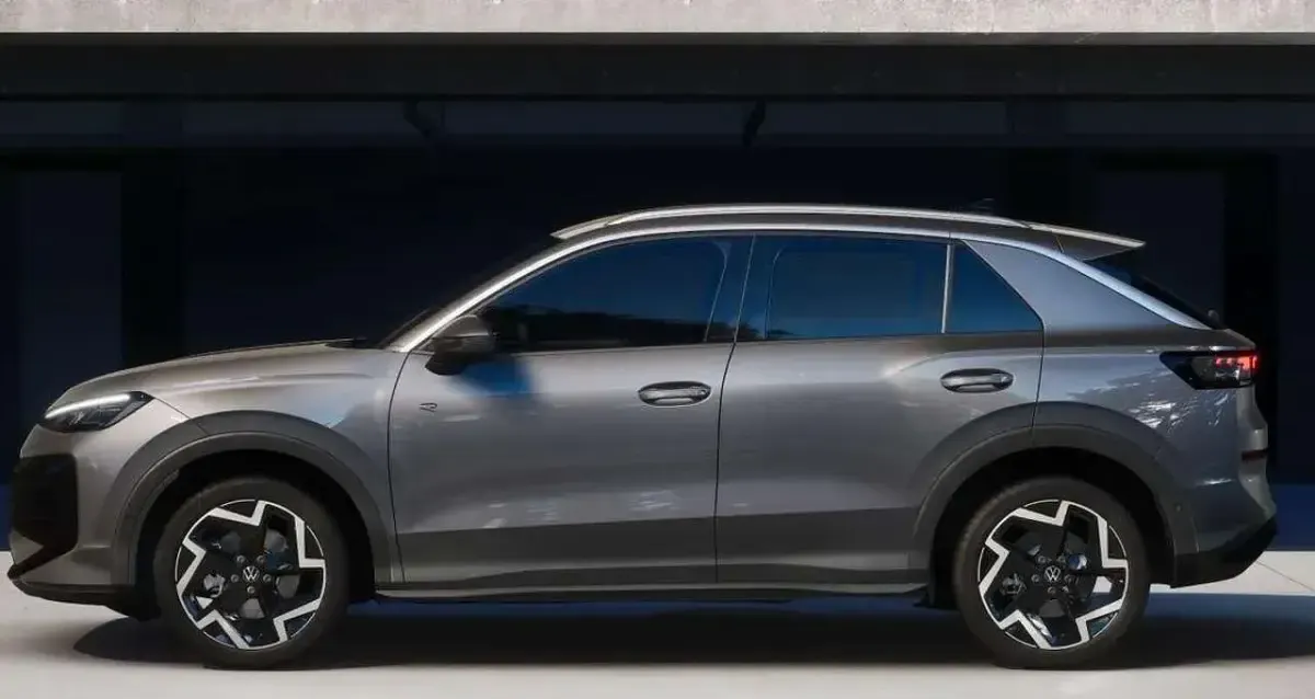 Neu VW T-Roc R-line 150 PS (110 kW) 2026 Wolf gray metallic SUV
