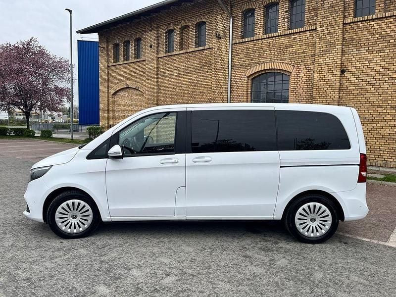 Gebraucht Mercedes V250 190 PS (139 kW) 2019 Weiß Van / Kleinbus