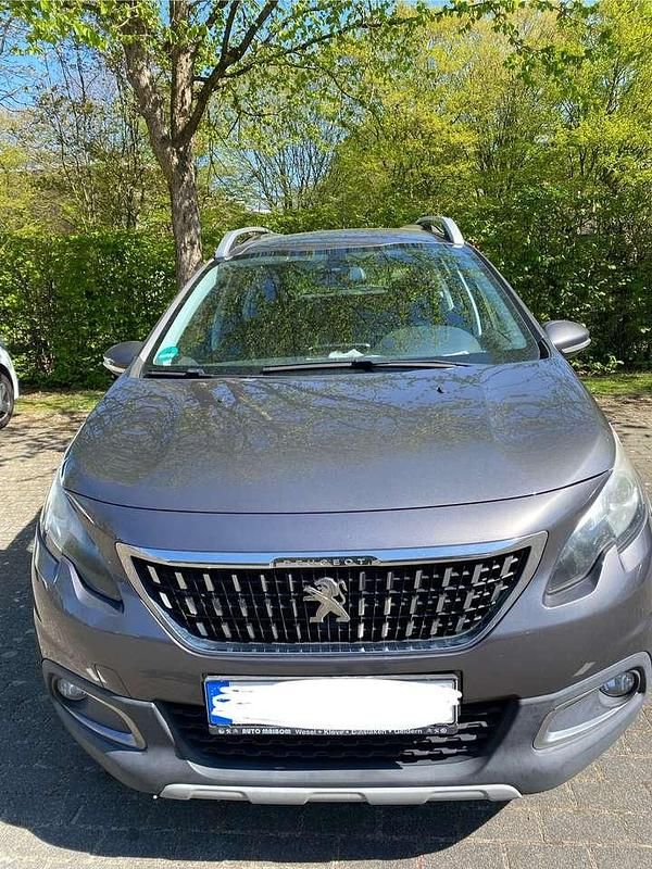 Grau Gebraucht 2016 Peugeot 2008 Active SUV | 6.000 € (Fairer Preis) - Bild 1/4