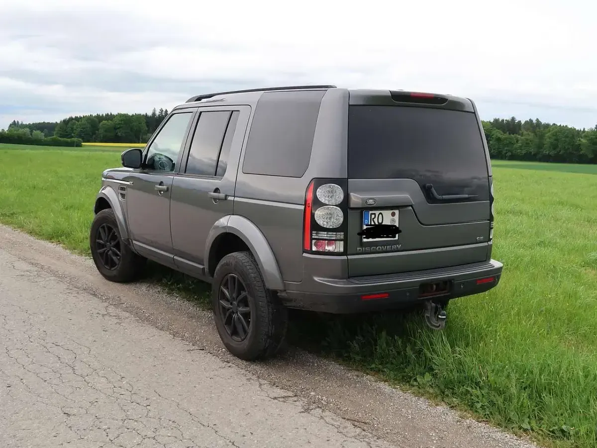 Gebraucht Land Rover Discovery SE 211 PS (155 kW) 2014 Grau SUV