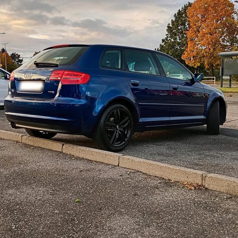Gebraucht Audi A3 125 PS (91 kW) 2011 Blau Kleinwagen