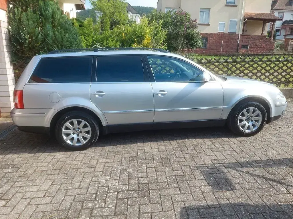 Usata VW Passat R 131 CV (96 kW) 2004 Argento Berlina