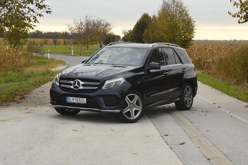 Blau Gebraucht 2018 Mercedes GLE350 SUV | 36.900 € (Guter Preis) - Bild 1/4