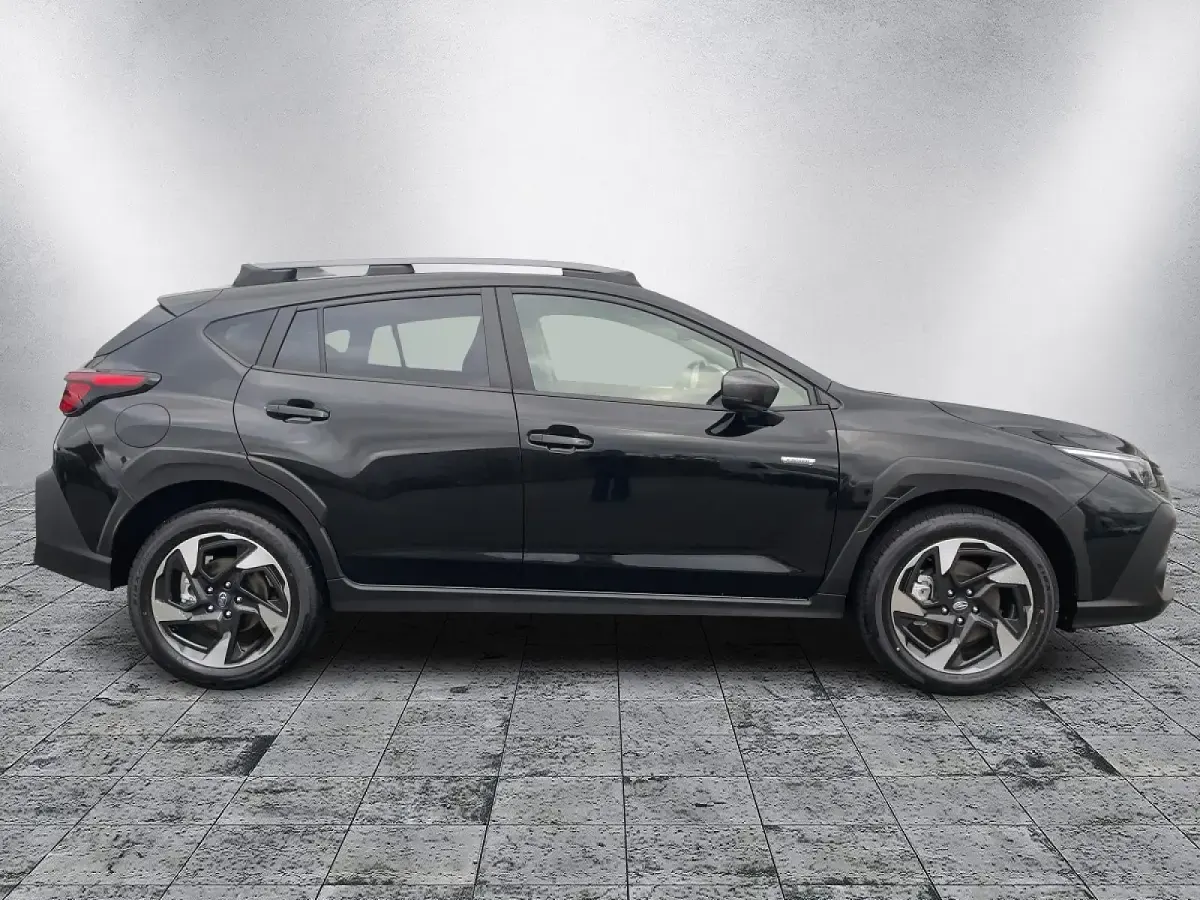 Gebraucht Subaru Crosstrek Platinum 136 PS (100 kW) 2025 Crystal black silicia SUV