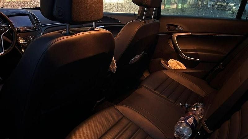 Weiß Gebraucht 2016 Opel Insignia Sport Kombi | 5.400 € (Superpreis) - Bild 1/4