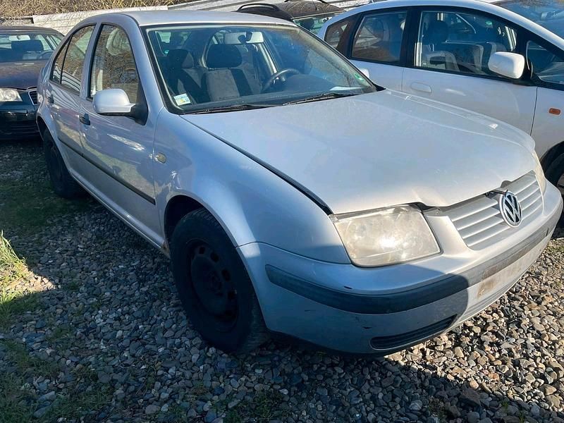 Gebraucht VW Bora 101 PS (74 kW) 1999 Silber Limousine