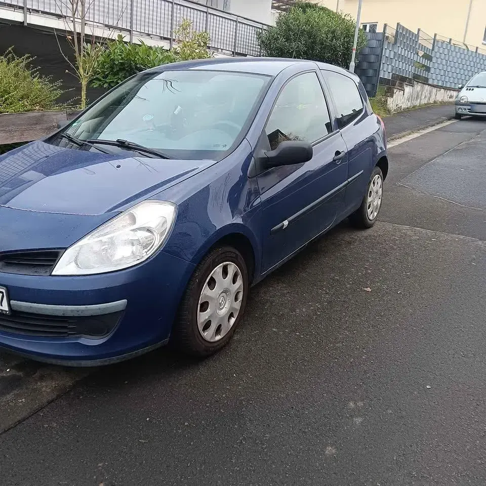 Usata Renault Clio II 65 CV (47 kW) 2006 Blu Utilitaria