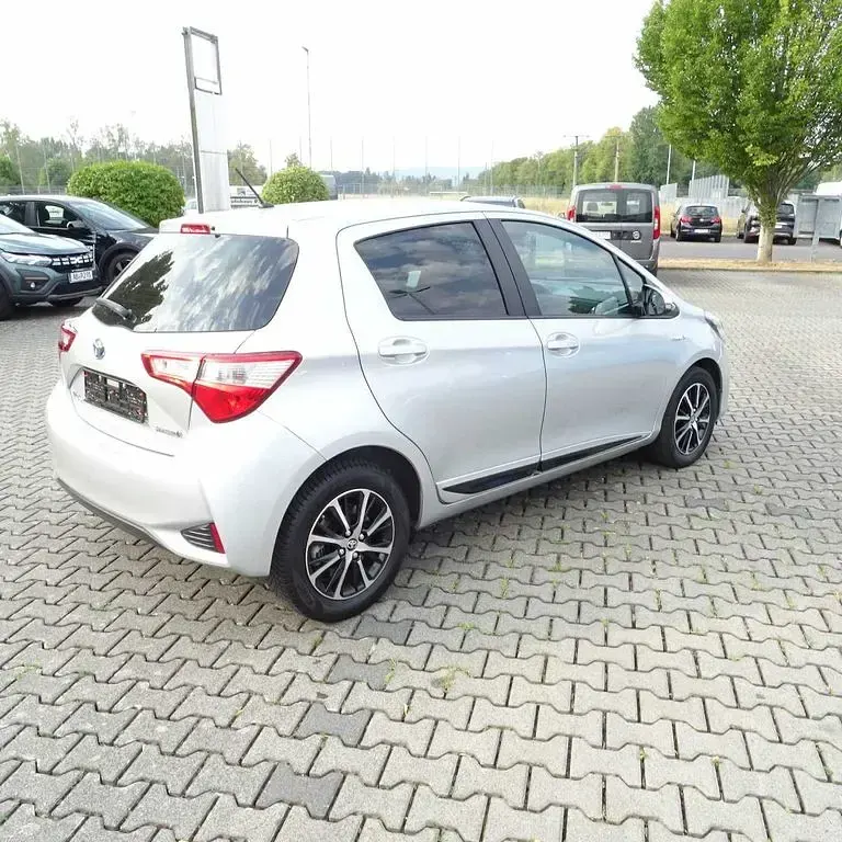 Gebraucht Toyota Yaris Lounge 100 PS (73 kW) 2018 Silber Limousine