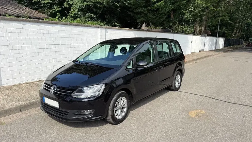 Gebraucht VW Sharan Trendline 150 PS (110 kW) 2016 Schwarz Van / Kleinbus