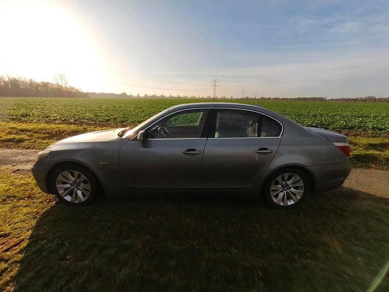 Gebraucht BMW 530 Basis 231 PS (169 kW) 2003 Silber Limousine