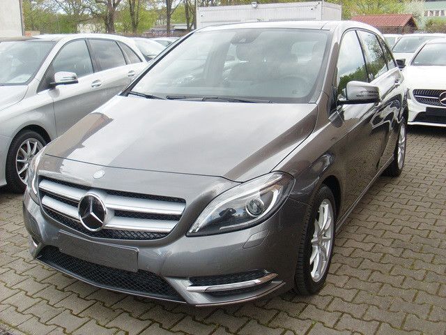 Grau Gebraucht 2012 Mercedes B180 Van / Kleinbus | 16.990 € (Teuer) - Bild 1/4