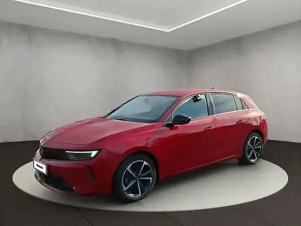 Gebraucht Opel Astra Elegance 110 PS (80 kW) 2023 Kardio rot (metallic) Limousine