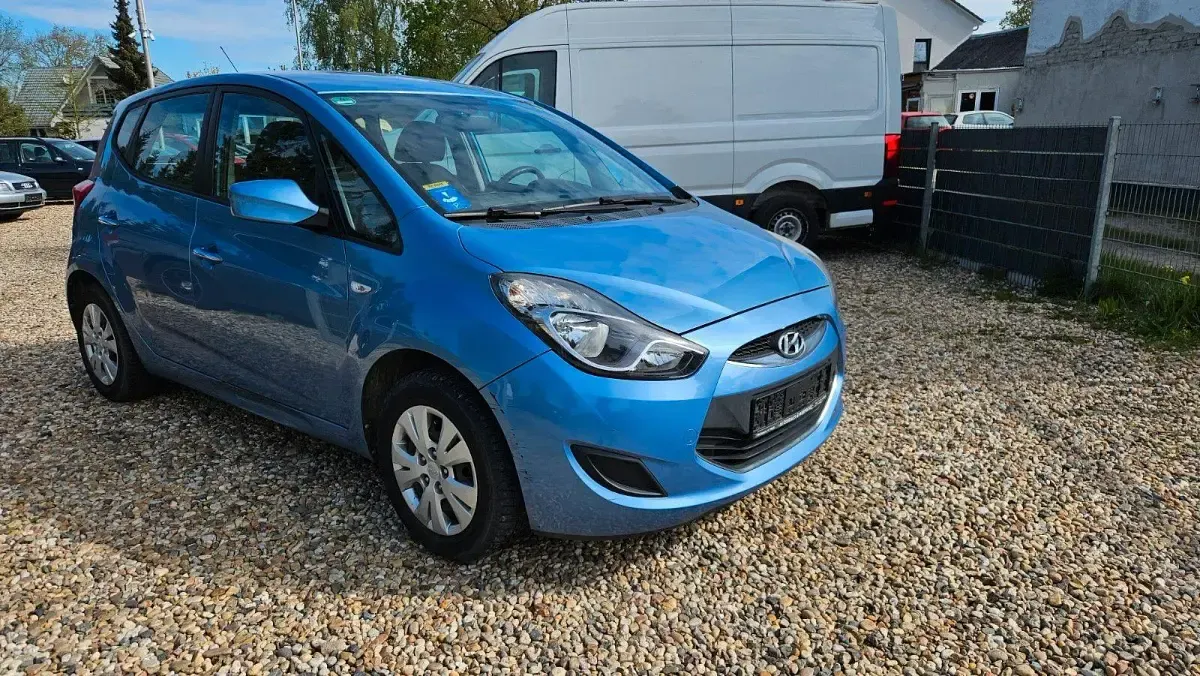 Gebraucht Hyundai ix20 Classic 90 PS (66 kW) 2013 Blau Kleinwagen