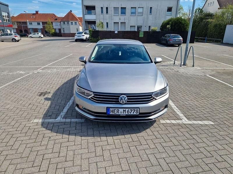 Gebraucht VW Passat Highline 179 PS (131 kW) 2016 Silber Limousine