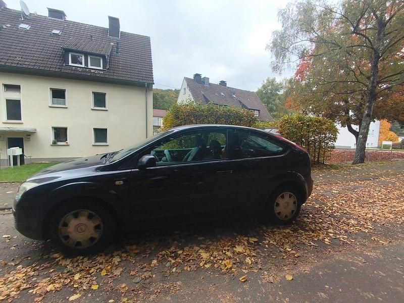 Gebraucht Ford Focus 80 PS (58 kW) 2006 Blau Kleinwagen