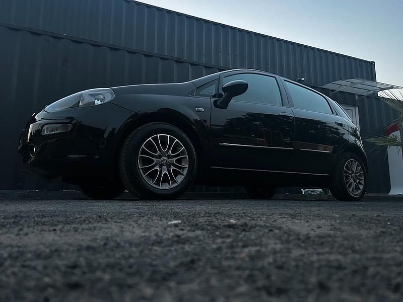 Schwarz Gebraucht 2011 Fiat Punto Kleinwagen | 4.750 € (Fairer Preis) - Bild 1/4