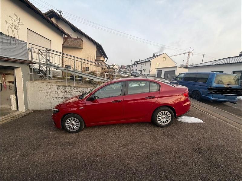 Gebraucht Fiat Tipo Pop 95 PS (69 kW) 2018 Rot Limousine