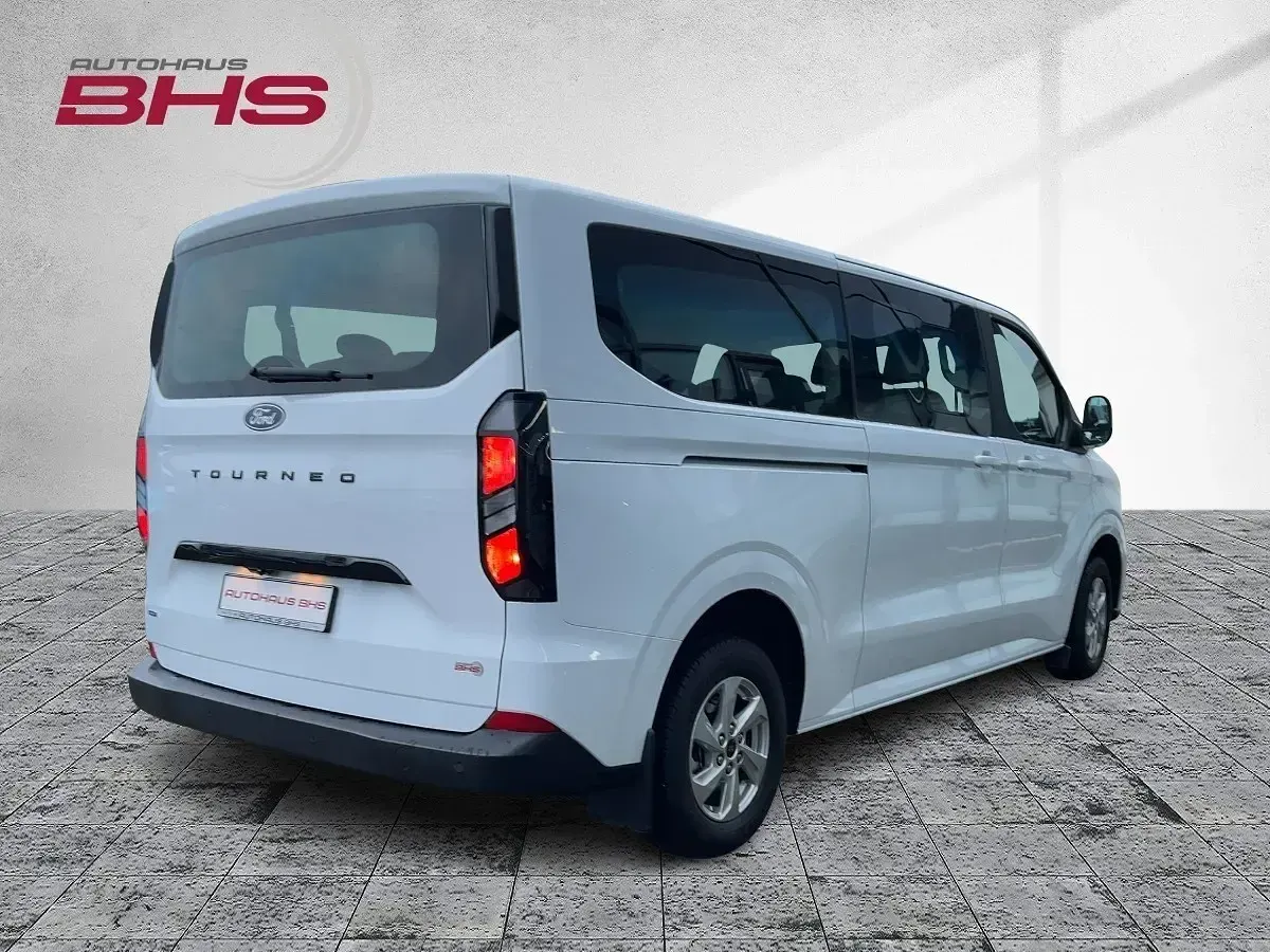 Gebraucht Ford Tourneo Trend 232 PS (170 kW) 2025 Frostweiß (weiß) Van / Kleinbus