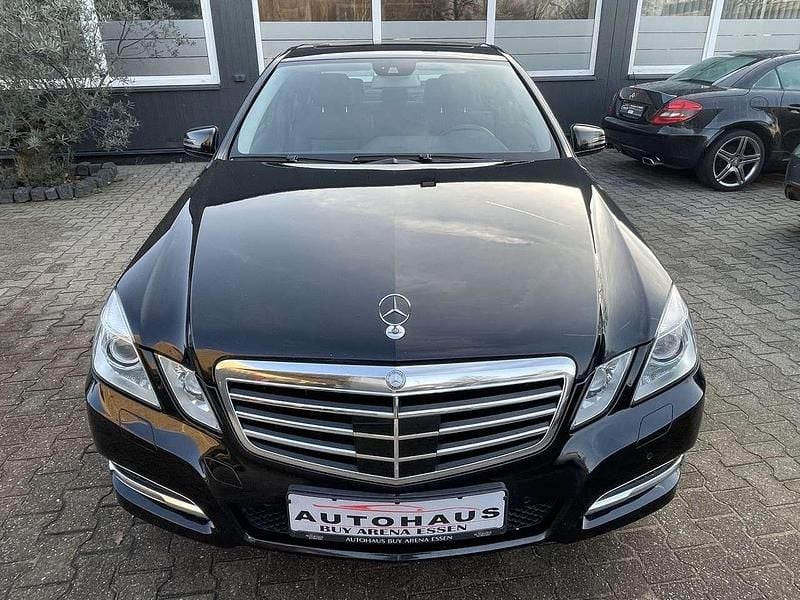 Gebraucht Mercedes E350 Avantgarde 306 PS (225 kW) 2012 Obsidianschwarz  metalliclack Limousine