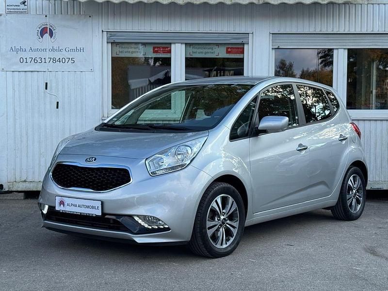 Silber Gebraucht 2015 Kia Venga DREAM-TEAM Edition Kleinwagen | 7.990 € (Fairer Preis) - Bild 1/4